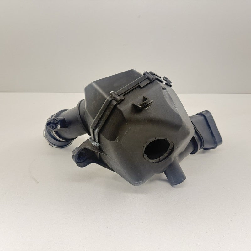 13717843289 BMW F06 F10 F12 F13 M5 M6 S63 Engine Air Filter Cleaner Intake Box Pair OEM