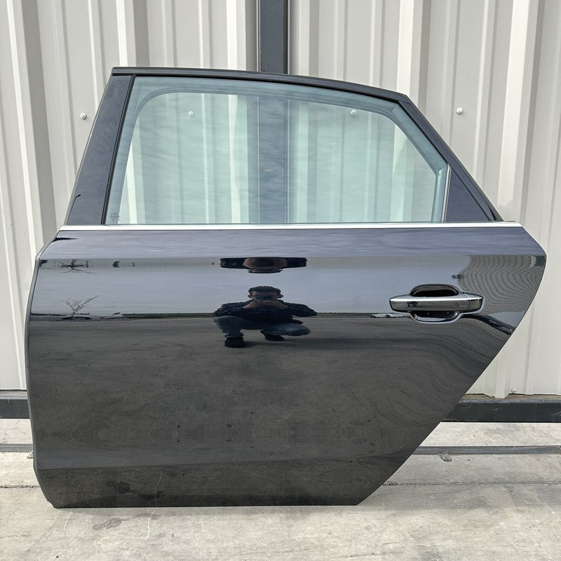 4H4 861 333 QBC / 4H4 861 333 / 4H4861333 11-18 AUDI A8L DRIVER LEFT REAR DOOR COMPLETE W/ GLASS PHANTOM BLACK PEARL OEM