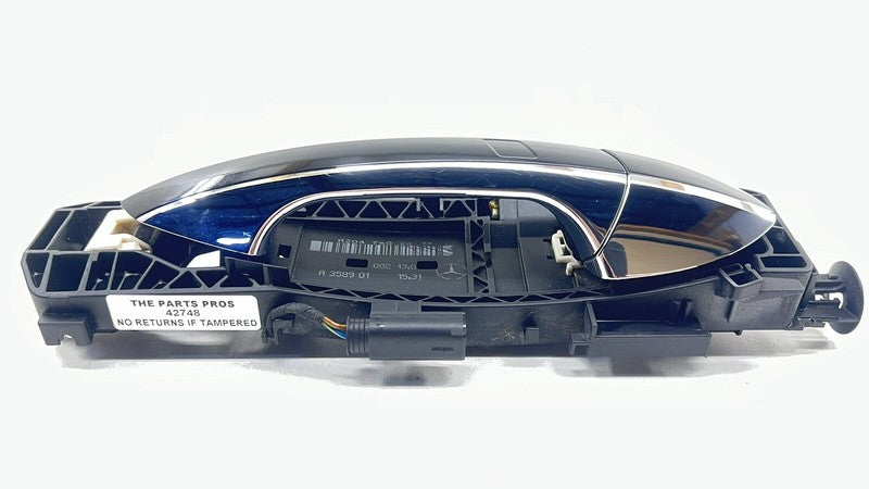2047602434 / A2047602434 / A 204 760 24 34 2424 12-18 MERCEDES BENZ CLS550 W218 PASSENGER RIGHT REAR DOOR HANDLE BLACK O