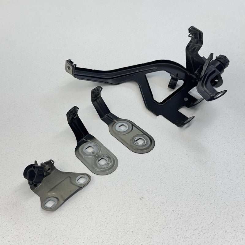 12-16 BMW M5 F10 Passenger Right Front Side Fender Wing Holder Bracket Set OEM