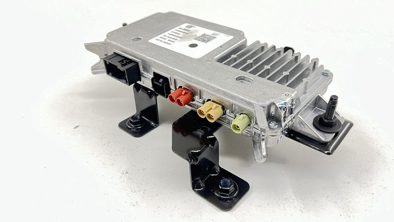 8781 6605 / 87816605 22-24 CADILLAC CT5 V BLACKWING VIDEO PROCESSING CONTROL MODULE WITH BRACKET OEM