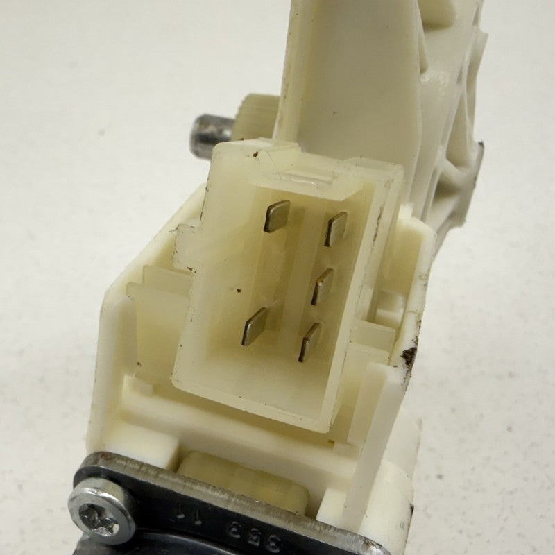 A2048200642 / 204 820 06 42 / 2048200642 08-14 Mercedes W204 C250 Passenger Right Rear Door Window Regulator Motor OEM