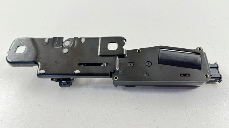 4H0 827 383 A / 4H0827383A 11-18 AUDI A6 A7 A8 S6 S7 S8 TRUNK STRIKER PLATE ACTUATOR MOTOR 4H0827383A OEM
