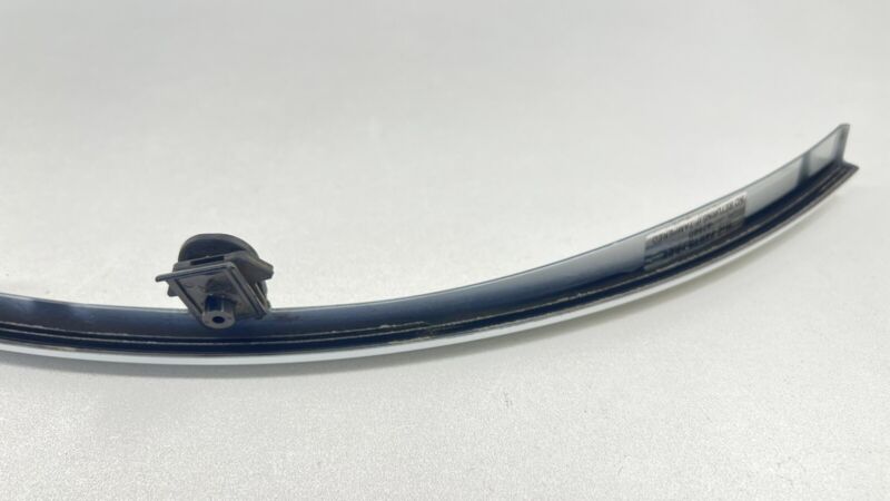 63873-6GR0B / 63873 6GR0B / 638736GR0B 24-25 NISSAN Z NISMO LEFT & RIGHT FRONT FENDER FLARE TRIM MOULDING WHITE OEM