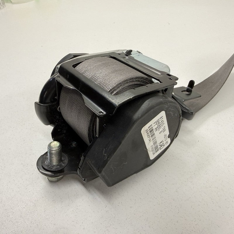 81450-TK8-A010-M1 / 81450 TK8 A010 M1 / 81450TK8A010M1 11-17 Honda Odyssey Passenger Right Front Seatbelt Seat Belt Retr