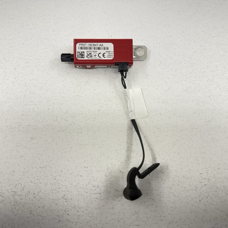 PR3T 18C847 AA / PR3T18C847AA 24-26 Ford Mustang Radio Antenna Amplifier Isolator PR3T-18C847-AA OEM