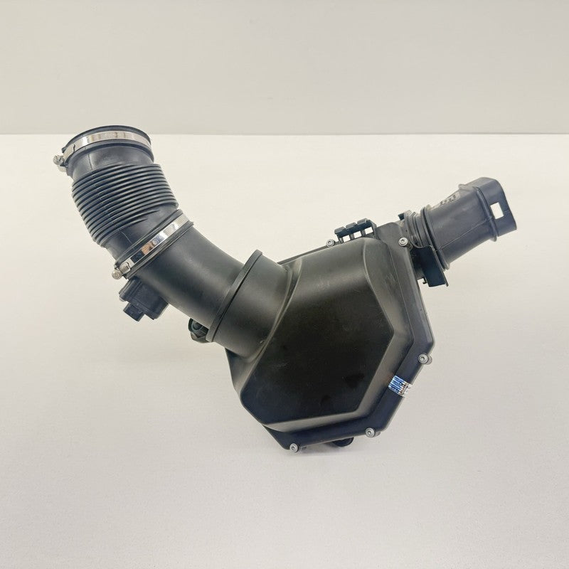 13717843289 BMW F06 F10 F12 F13 M5 M6 S63 Engine Air Filter Cleaner Intake Box Pair OEM