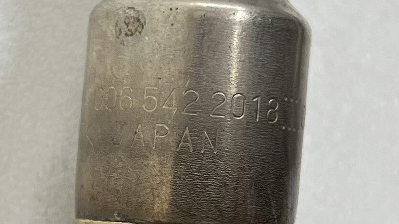 A 006 542 20 18 2018 / A0065422018 / 0065422018 12-18 MERCEDES BENZ CLS550 W218 AIR FUEL RATIO OXYGEN O2 SENSOR SET OF 4