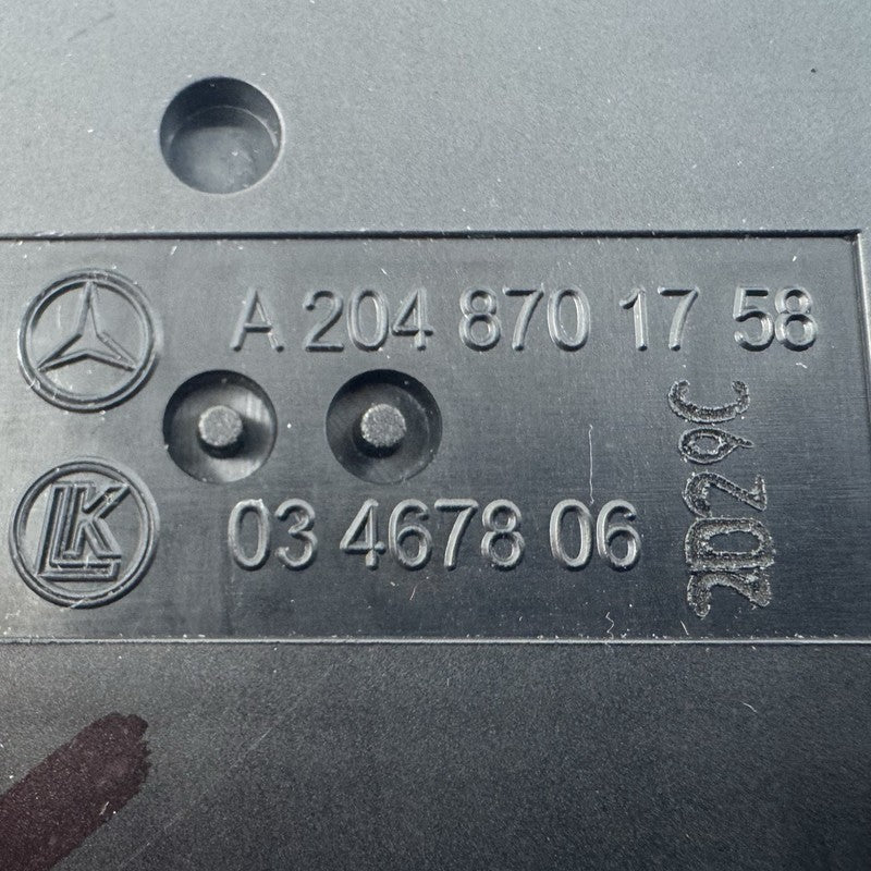 A2048701758 / 204 870 17 58 / 2048701758 08-14 Mercedes W204 C250 Passenger Right Front Seat Control Switch OEM