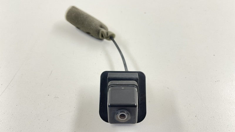 2048206097 / A2048206097 / A 204 820 60 97 6097 08-14 MERCEDES BENZ W204 C CLASS REAR TRUNK BACKUP BACK UP REVERSE CAMER