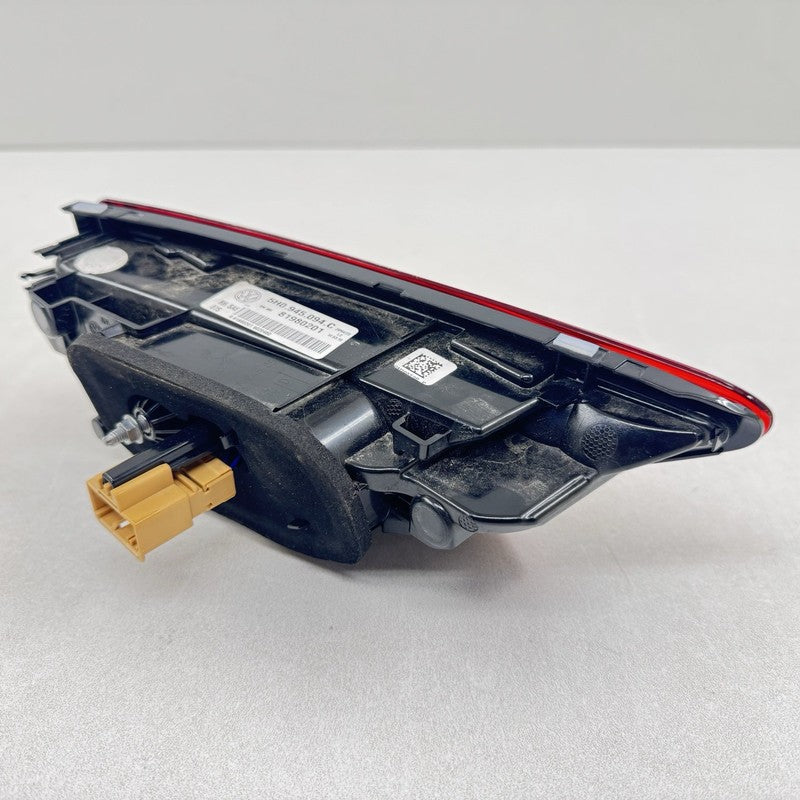 5H0-945-094-C / 5H0.945.094.C / 5H0945094C / 5H0 945 094 C 22-24 VOLKSWAGEN GOLF R MK8 RIGHT REAR INNER TAILLIGHT TAIL L