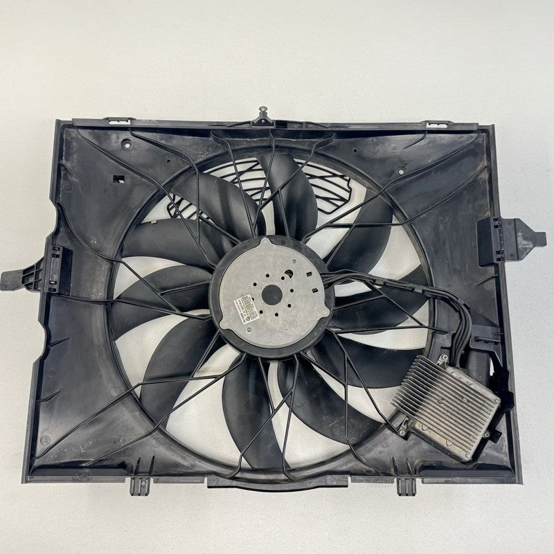 2 282 943 / 2282943 06-10 BMW M5 M6 E60 E63 E64 S85 Cooling Radiator Fan With Shroud Assembly OEM