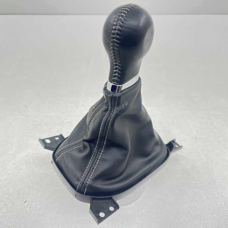 10-15 CHEVROLET CAMARO SS CENTER CONSOLE MANUAL SHIFT BOOT WITH SHIFT KNOB OEM