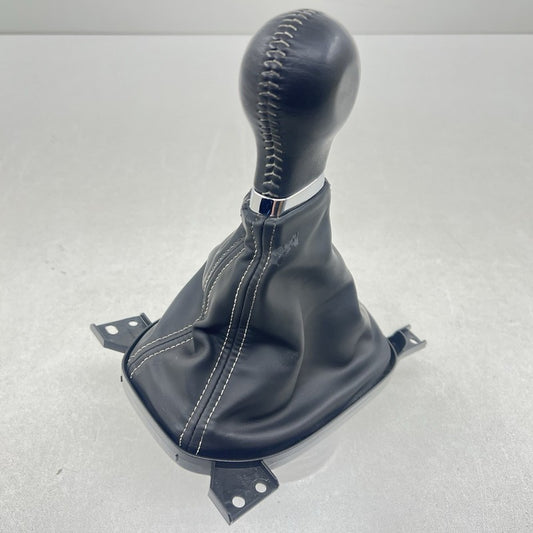 10-15 CHEVROLET CAMARO SS CENTER CONSOLE MANUAL SHIFT BOOT WITH SHIFT KNOB OEM