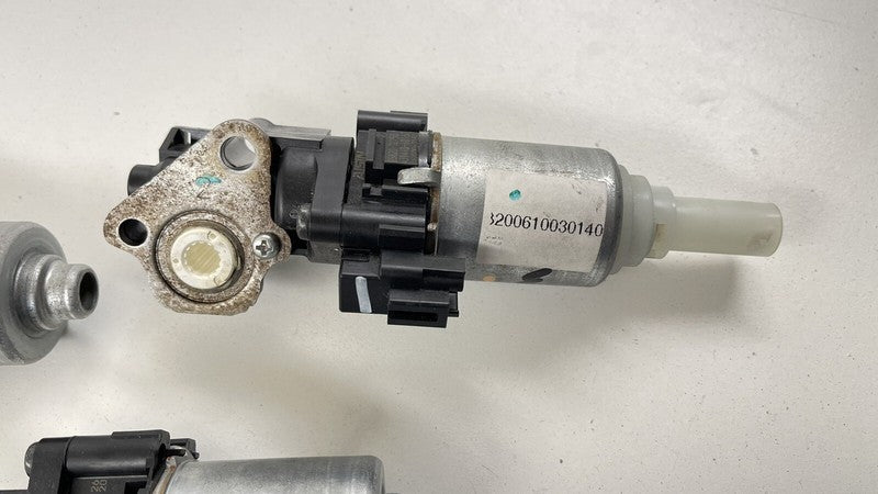 439440-10160 / 439440 10160 / 43944010160 07-12 LEXUS LS460 PASSENGER RIGHT FRONT SEAT ADJUSTMENT ADJUST MOTOR SET OEM