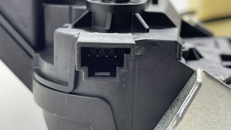 2217500085 / A2217500085 / A 221 750 00 85 0085 07-13 MERCEDES BENZ S550 W221 TRUNK LATCH LOCK ACTUATOR MECHANISM ASSEMB