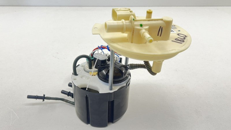 8561 7033 / 85617033 22-24 CADILLAC CT5 V BLACKWING GAS TANK FUEL PUMP SENDING UNIT 85617033 OEM