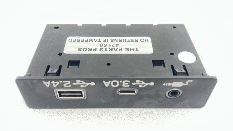 86257FN11A 24-25 SUBARU CROSSTREK AUXILIARY AUX USB JACK INPUT PORT 86257FN11A OEM