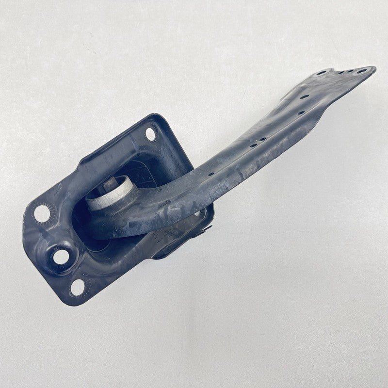 5WA-407-621 / 5WA 407 621 / 5WA407621 22-25 VOLKSWAGEN GOLF R MK8 LEFT REAR SPINDLE KNUCKLE HUB W/ CONTROL ARM SET OEM