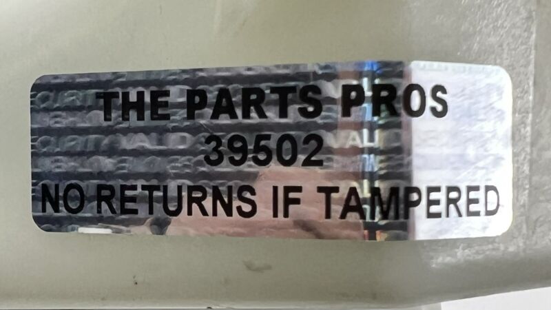 A 205 540 00 82 0082 / A2055400082 / 2055400082 15-18 MERCEDES-BENZ C63S W205 RIGHT REAR ENGINE BAY FUSE RELAY JUNCTION 