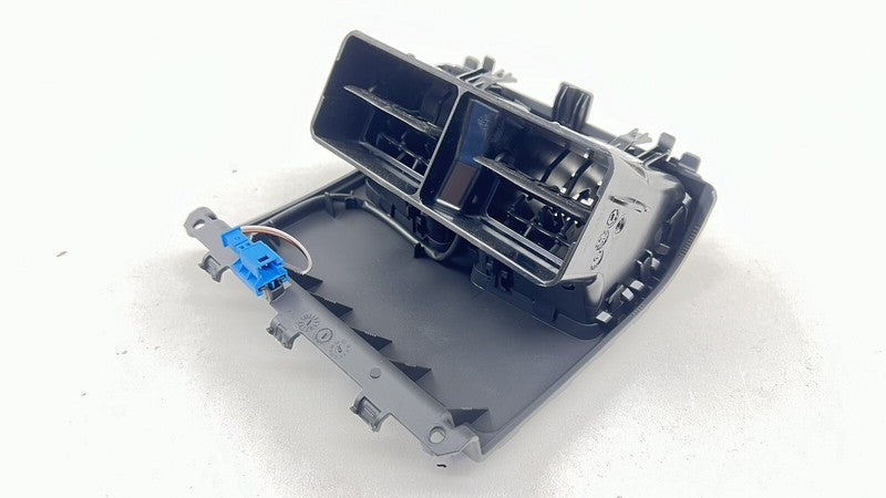 A 218 830 03 54 0354 / A2188300354 / 2188300354 12-18 MERCEDES BENZ CLS550 W218 REAR CENTER CONSOLE AIR VENT GRILLE GRIL