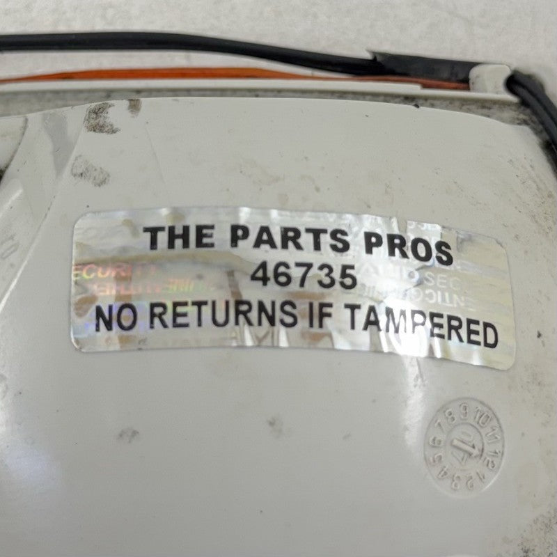 7 841 121 / 7841121 06-10 BMW M6 E63 E64 Driver Left Rear Lower Bumper Tail Light Lamp 7841121 OEM