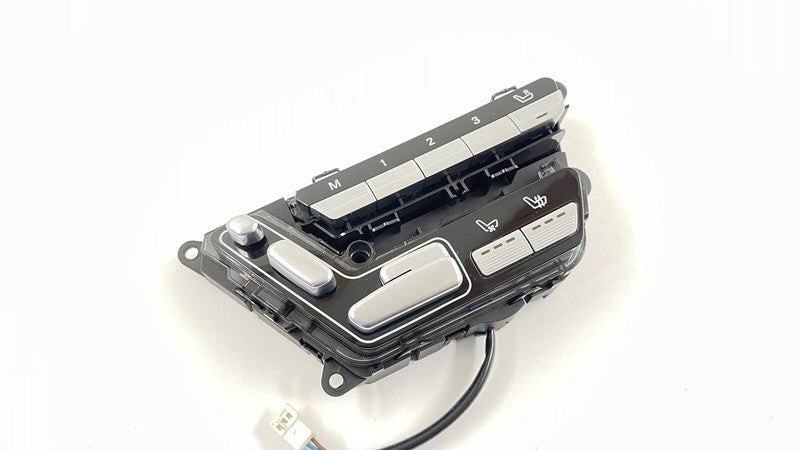 2218709258 / A2218709258 / A 221 870 92 58 07-13 MERCEDES BENZ S550 W221 LEFT FRONT SEAT CONTROL SWITCH 2218709258 OEM