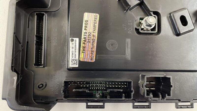 1078673-00-H / 1078673 00 H / 107867300H 17-23 TESLA MODEL 3 DRIVER LEFT FRONT VOLTAGE BODY CONTROL MODULE 107867300H OE