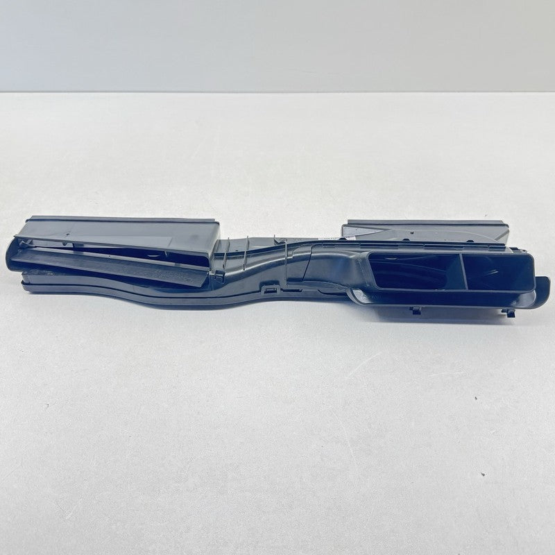 5Q0 129 254 E / 5Q0129254E 22-25 VOLKSWAGEN GOLF R MK8 AIR INTAKE DUCT TUBE GUIDE 5Q0129254E OEM