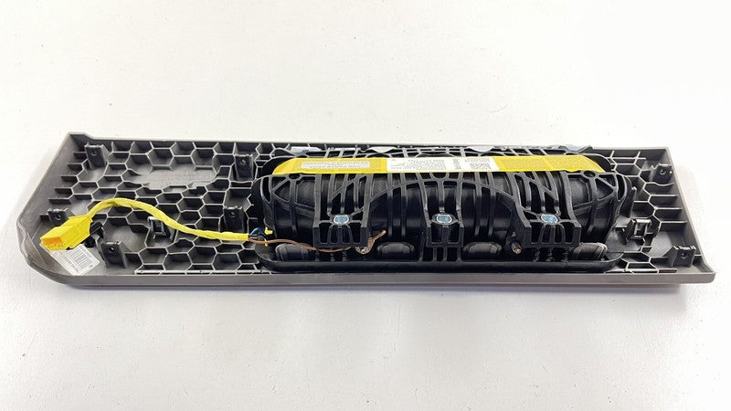 970.803.062.04 / 970 803 062 04 / 97080306204 10-16 PORSCHE PANAMERA RIGHT FRONT LOWER KNEE AIRBAG AIR BAG SRS 970803062