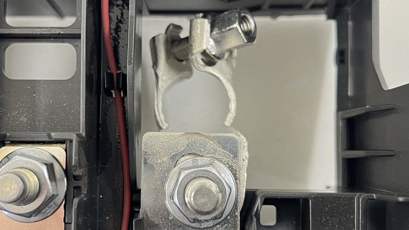 84986478 22-24 CADILLAC CT4 V BLACKWING REAR BATTERY FUSE RELAY JUNCTION BOX 84986478 OEM