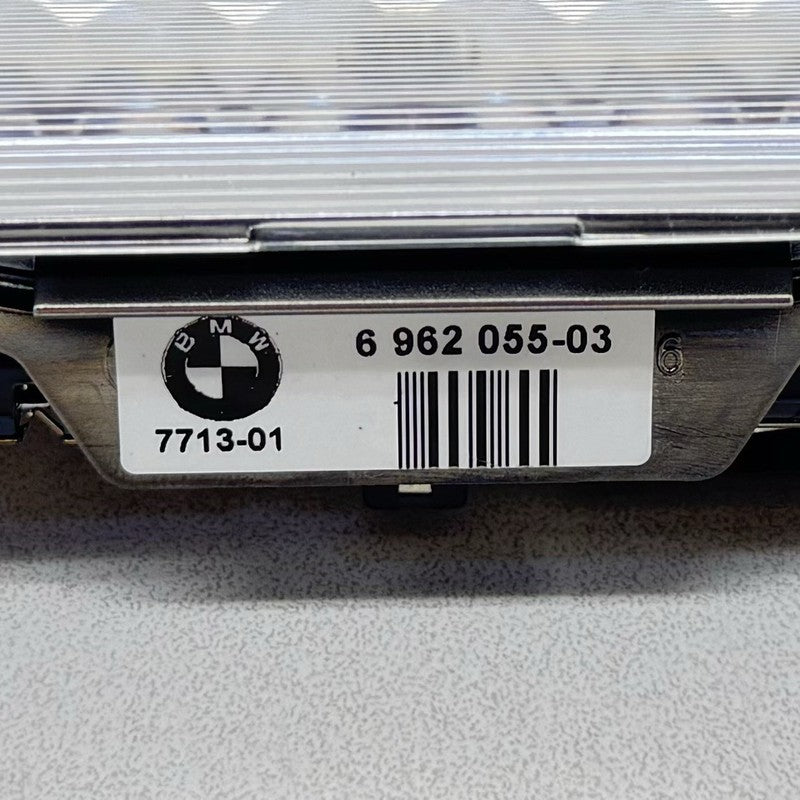 6 962 055 / 6962055 06-10 BMW M6 E63 E64 Overhead Console Dome Reading Light Lamp Switch 6962055 OEM