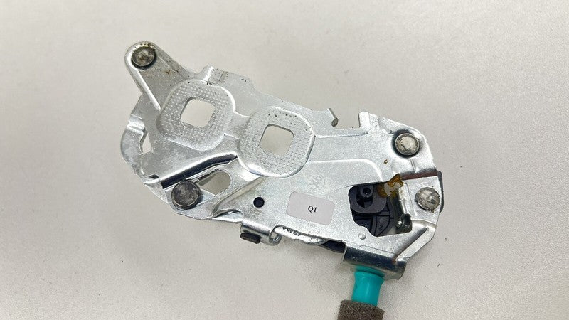 A 204 750 00 60 0060 / A2047500060 / 2047500060 12-18 MERCEDES BENZ CLS550 W218 TRUNK LID REMOTE LATCH LOCK ACTUATOR OEM