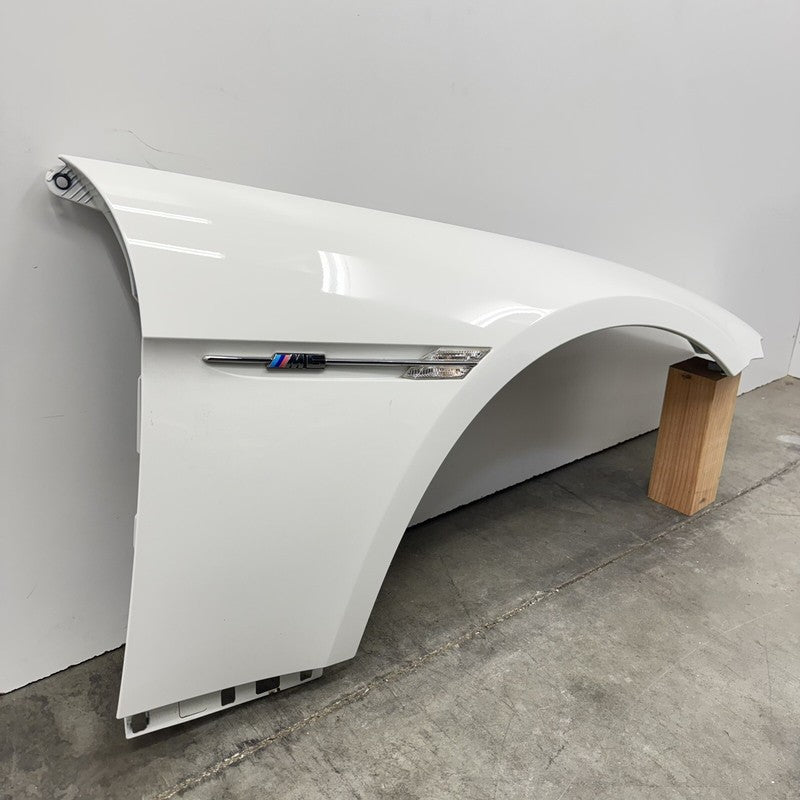 06-10 BMW M6 E63 E64 PASSENGER RIGHT FRONT FENDER PANEL ALPINE WHITE OEM