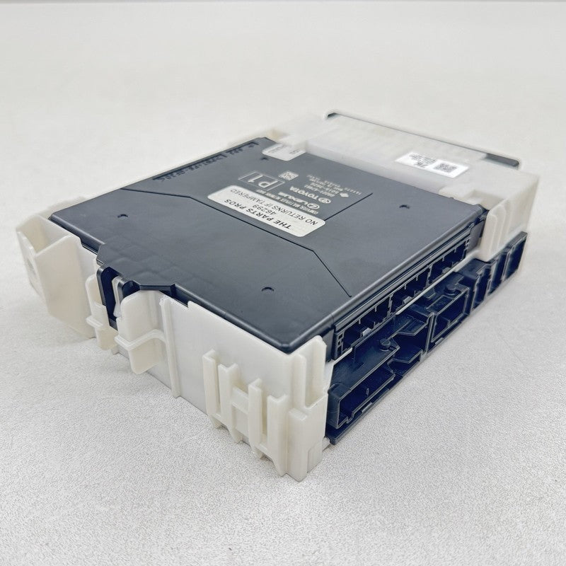 82730-47580 / 82730 47580 / 8273047580 23-25 TOYOTA PRIUS MULTIPLEX NETWORK MODULE & FUSE RELAY JUNCTION BOX MODULE OEM