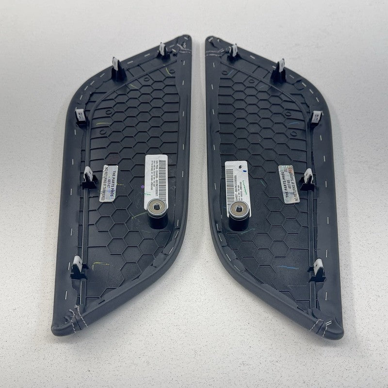 PR3B C045B44 DD37MC / PR3BC045B44DD37MC 24-26 Ford Mustang Performance Pack Center Console Panel Cover W/ Knee Pads OEM