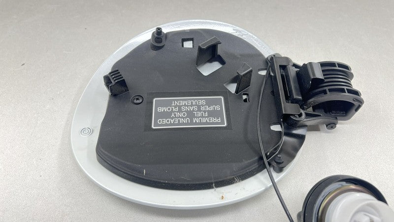 78830-6GP0A / 78830 6GP0A / 788306GP0A 22-25 NISSAN Z FUEL TANK GAS CAP DOOR LID COVER WHITE 78830-6GP0A OEM