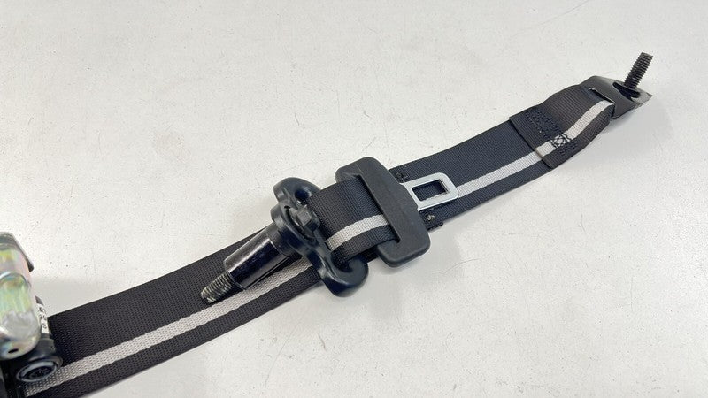 PR3B-C611E51 / PR3B C611E51 / PR3BC611E51 2024 FORD MUSTANG GT DRIVER LEFT REAR SEATBELT SEAT BELT RETRACTOR OEM