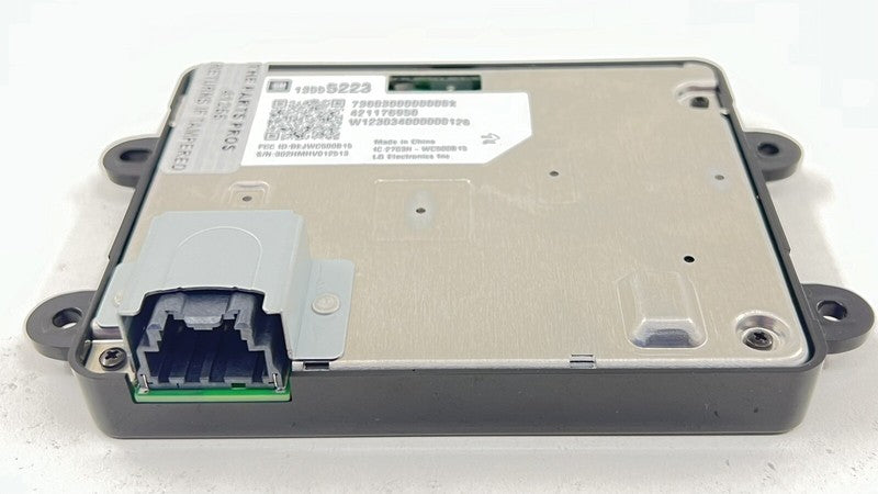 13555223 / 1355 5223 22-24 CADILLAC CT5 V BLACKWING CENTER CONSOLE WIRELESS CHARGE PHONE CHARGING OEM