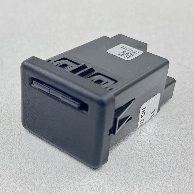1359 9465 / 13599465 22-24 CADILLAC CT5 V BLACKWING SD CARD SLOT READER WITH SD CARD 13599465 OEM
