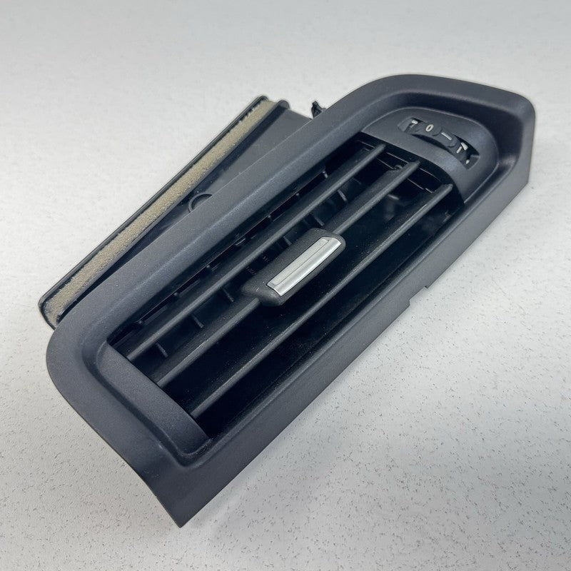 7 211 887 11-16 BMW M5 528 535 550 F10 Rear B Pillar Air Vent Grille Pair Black OEM