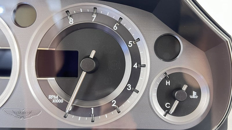 69189-160 / 69189 160 / 69189160 07-17 ASTON MARTIN V8 VANTAGE SPEEDOMETER INSTRUMENT CLUSTER GAUGE 27K MILES OEM