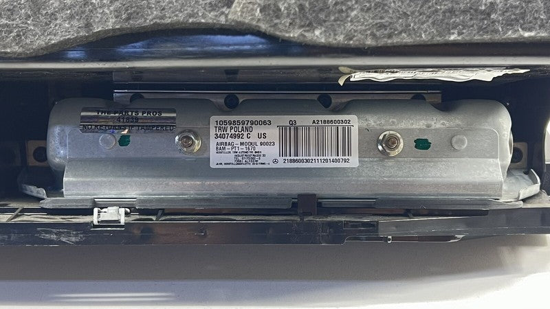 A218 680 02 91 0291 / A2186800291 / 2186800291 12-18 MERCEDES BENZ CLS550 W218 FRONT GLOVE BOX COMPARTMENT WITH KNEE AIR