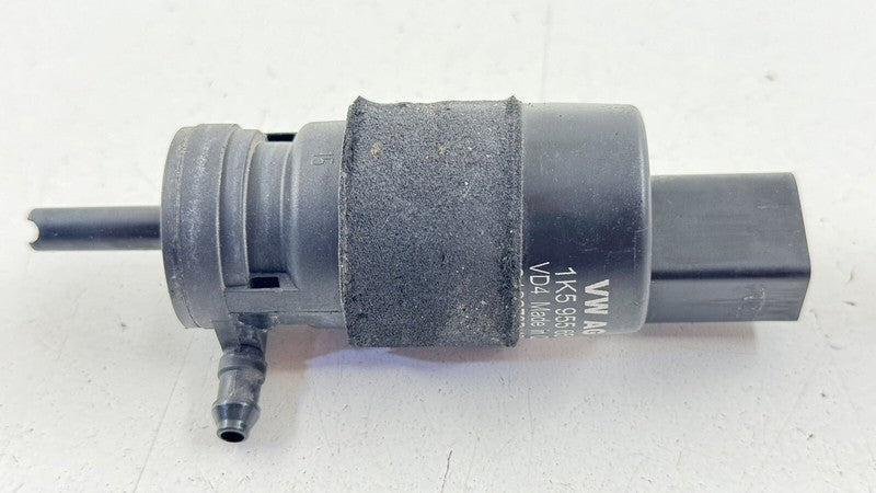 1K5 955 651 / 1K5955651 11-23 AUDI A8 S8 WASHER BOTTLE WATER PUMP MOTOR SENDING UNIT 1K5955651 OEM