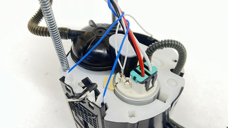 8561 7033 / 85617033 22-24 CADILLAC CT5 V BLACKWING GAS TANK FUEL PUMP SENDING UNIT 85617033 OEM