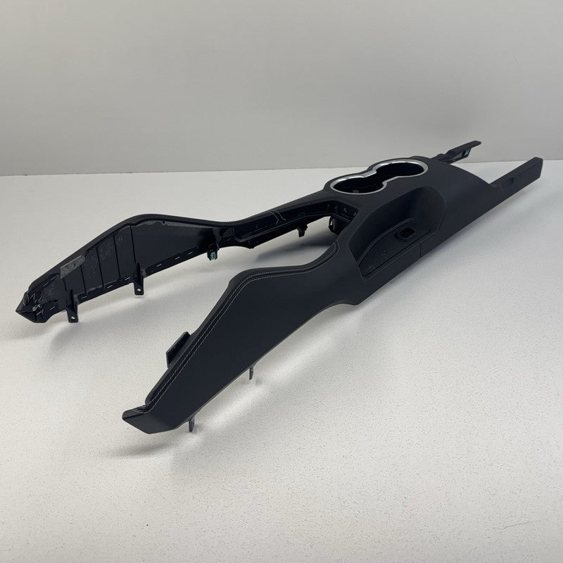 PR3B C045B44 DD37MC / PR3BC045B44DD37MC 24-26 Ford Mustang Performance Pack Center Console Panel Cover W/ Knee Pads OEM