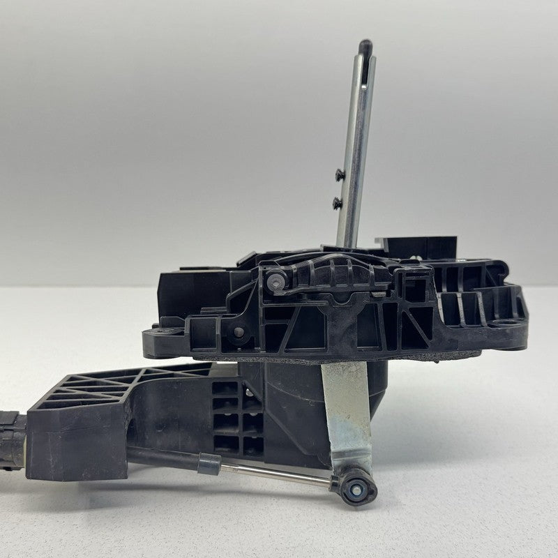 PR3P 7K004 BB / PR3P7K004BB 24-26 Ford Mustang Automatic Transmission Floor Gear Shifter Lever W/ Cable OEM