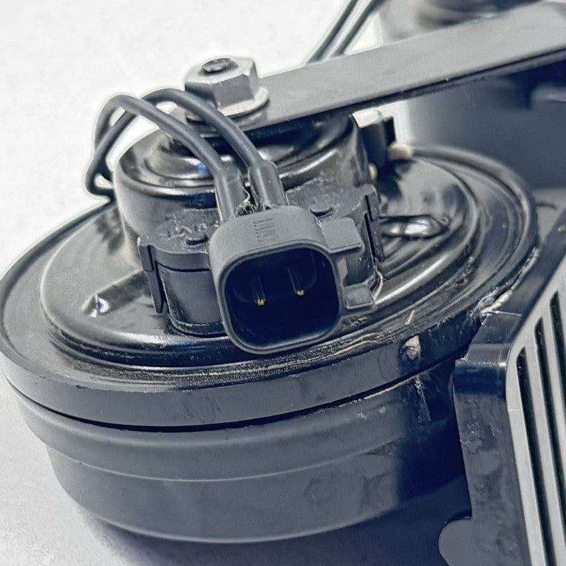 PR3T-13A803-AA / PR3T 13A803 AA / PR3T13A803AA 24-25 Ford Mustang GT Low High Note Pitch Tone Horn Siren Alarm Signal Pa