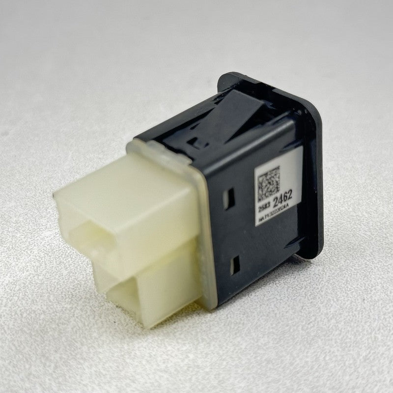 25832462 12-15 Chevrolet Camaro ZL1 SS Center Console USB Port Socket 25832462 OEM