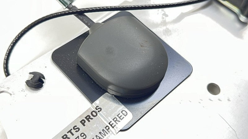 8G43-19C089-AB / 8G43 19C089 AB / 8G4319C089AB 07-10 ASTON MARTIN VANTAGE NAVIGATION RADIO GPS ANTENNA MODULE OEM